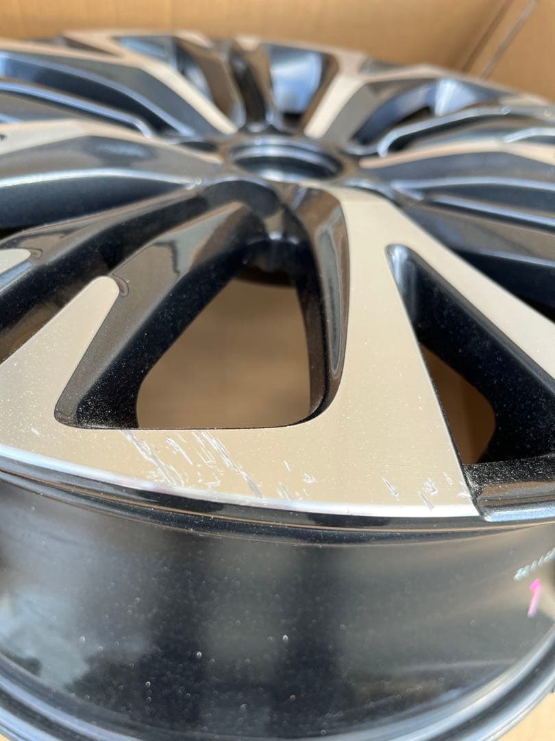 ヤリスクロス用　純正アルミホイール18インチ