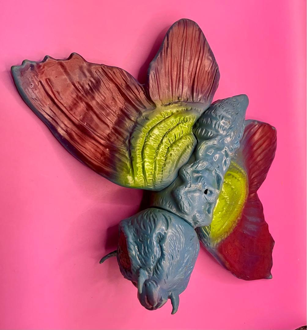 ブルマァク モスラ ソフビ人形 美品ですがディスプレイ用に穴が開けられています。