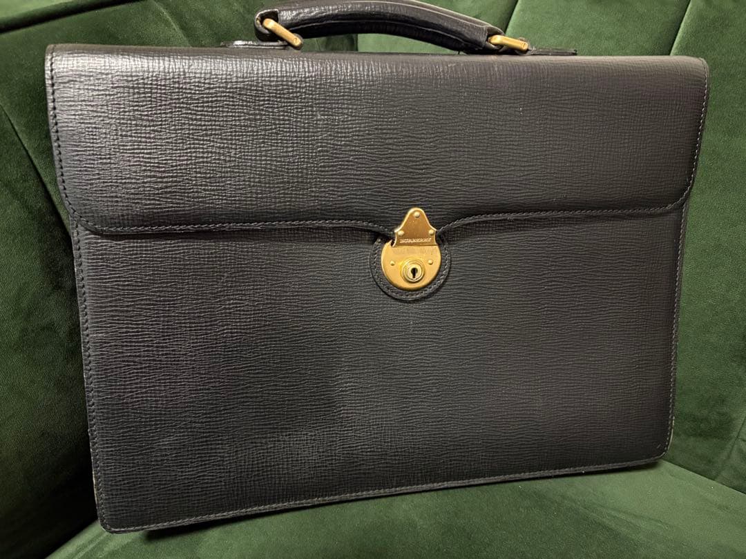 バーバリー　Burberry レザーブリーフケース　ビジネスバック　ダレスバッグ