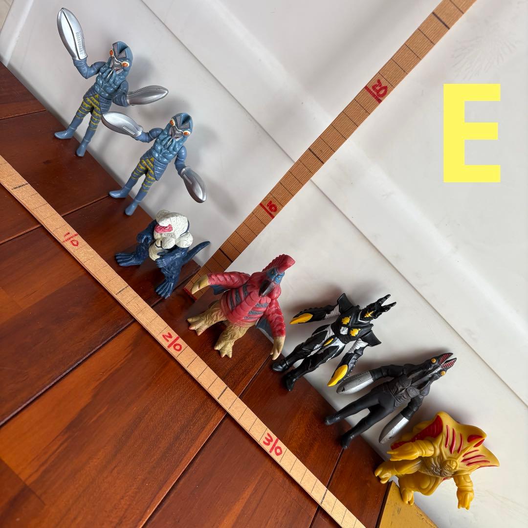 【まとめ売り】【【レトロ】ウルトラマン　怪獣　フィギュア　グッズ　(8-034