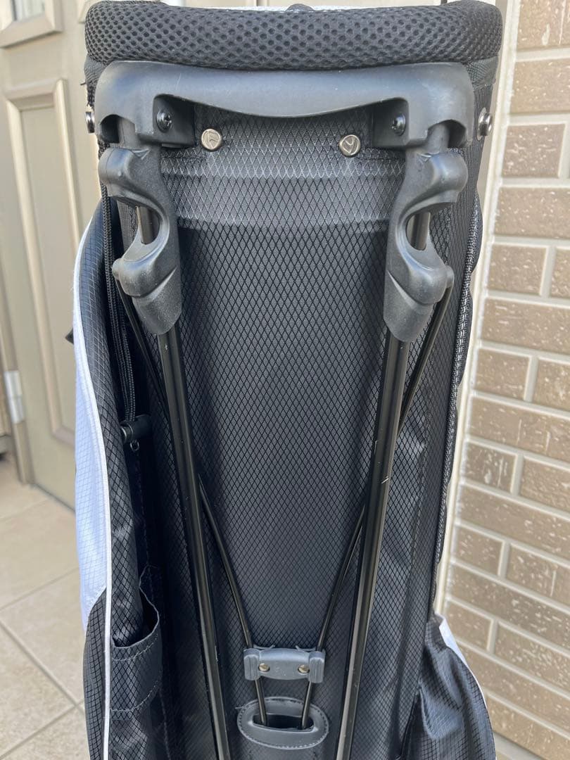 テーラーメイド　キャディバッグ　スタンド型　フードカバーあり