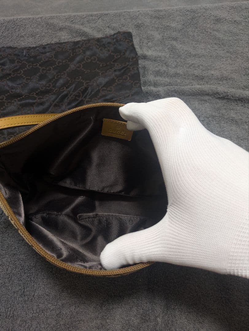 GUCCI アクセサリーポーチ　GG柄　バッグ