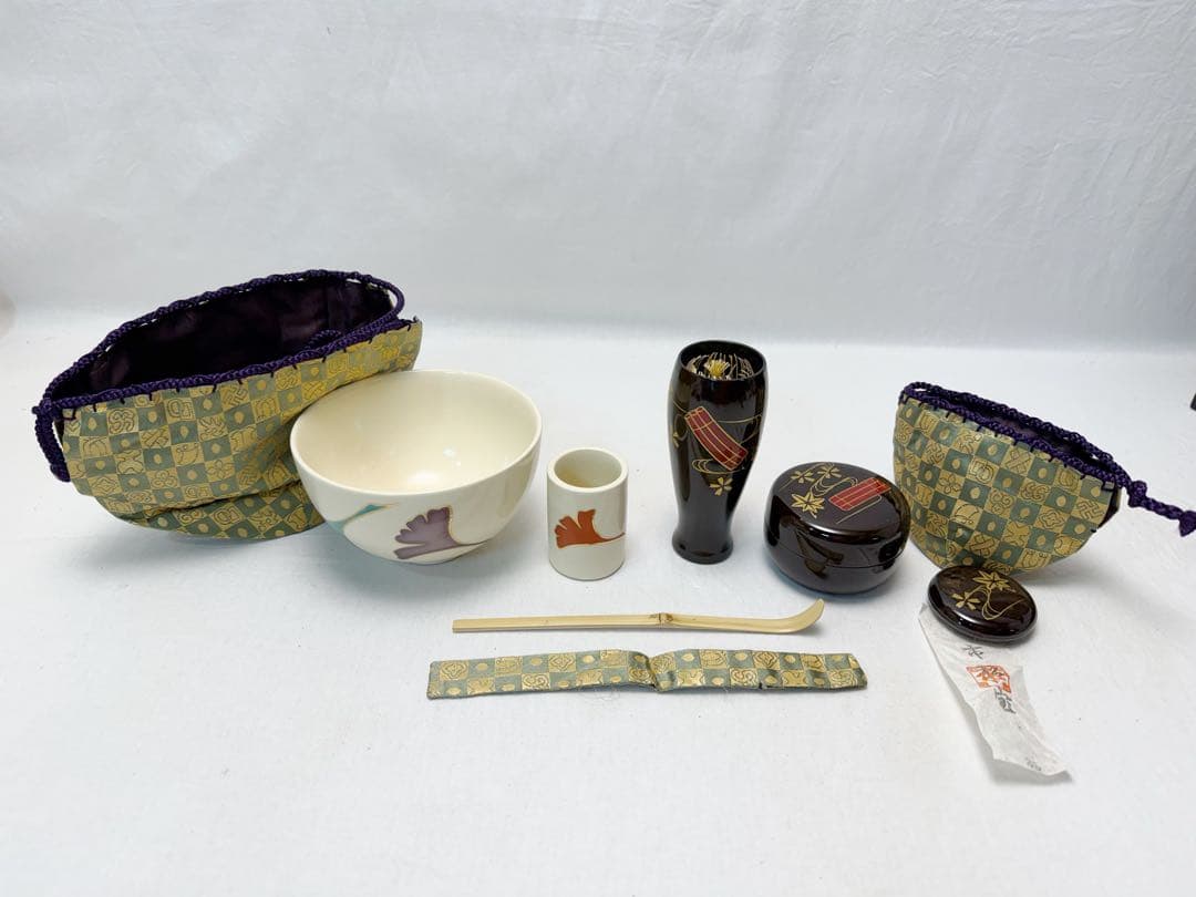 ほぼ未使用 茶道具 溜塗へぎ目 利休茶箱十一点セット茶碗棗茶筅振出巾筒等 紙箱