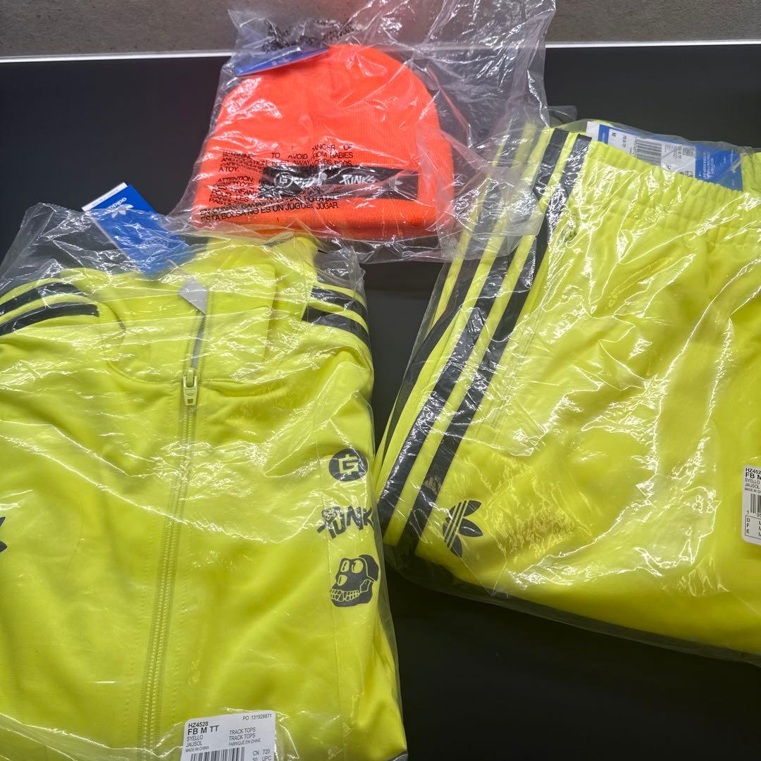 アディダス　ジャージ上下と帽子