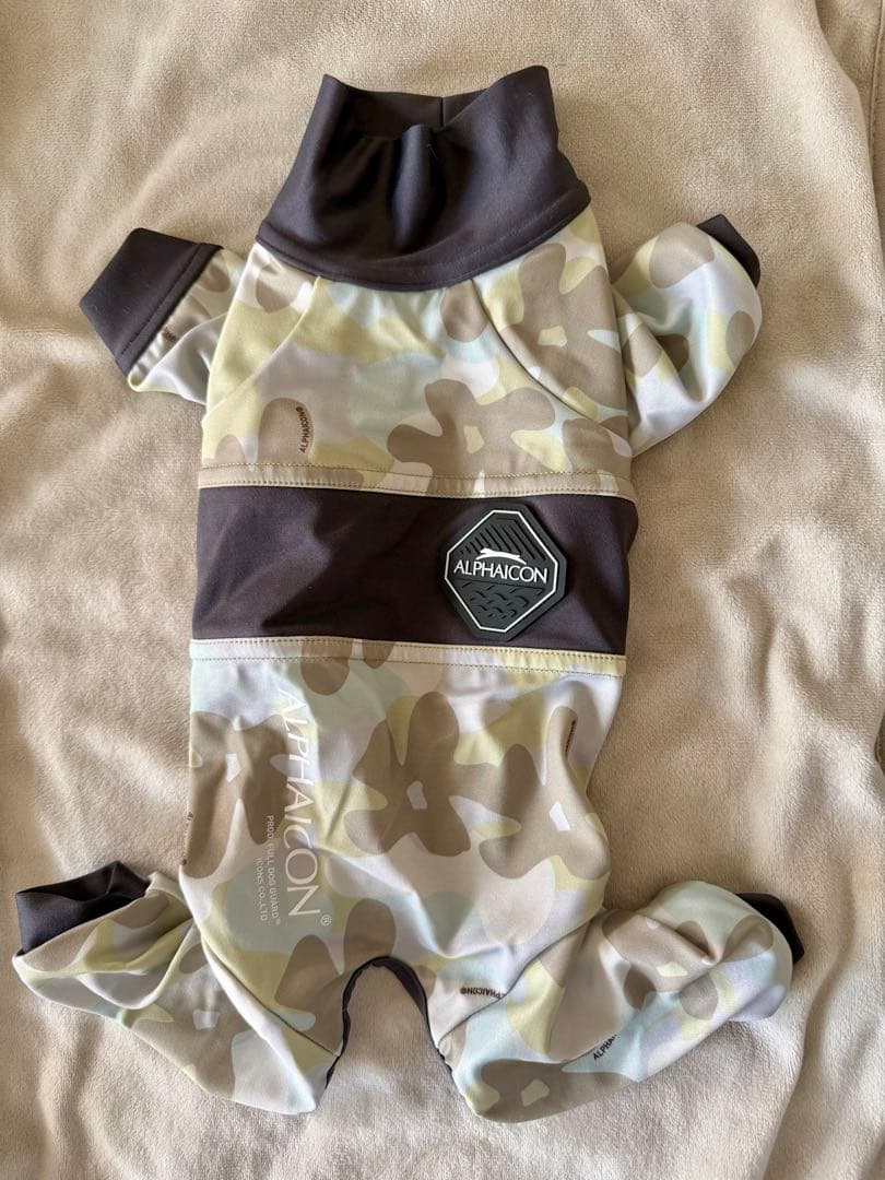 ALPHA CON 迷彩犬服 Sサイズ