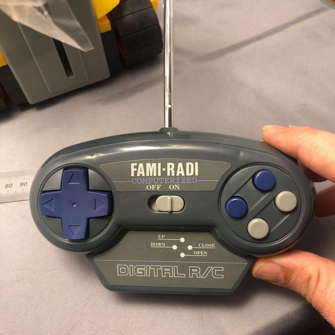 J*d様 珍品ラジコン　グリッパーリフト　送信機はジョイパッドタイプです！