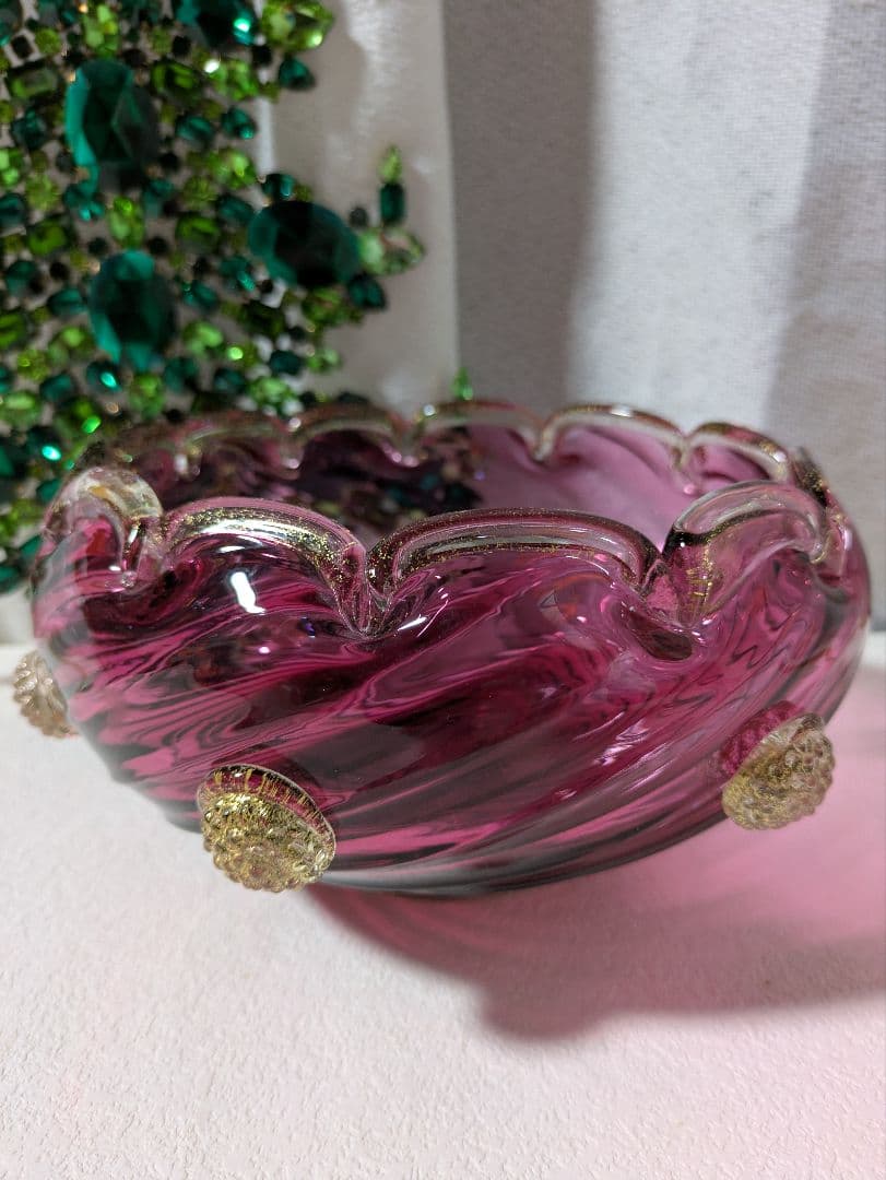 ベネチア　クランベリーのガラスボウル 　波状の縁取り　お値下げ中