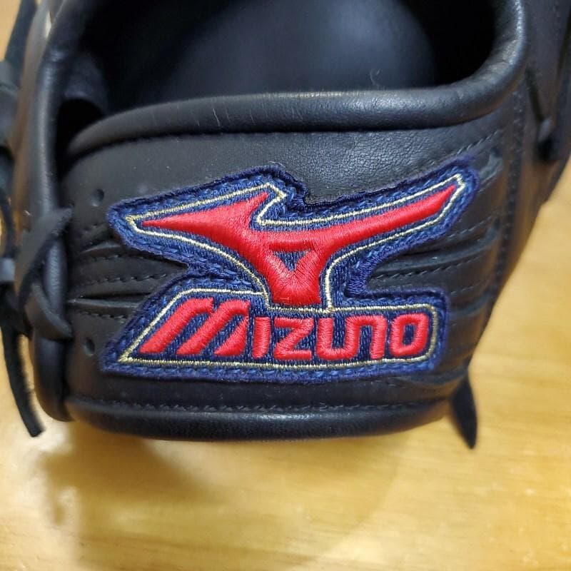 ミズノ 井端弘和モデル ダイアモンドマスター 限定品 美品 内野用 軟式グローブ