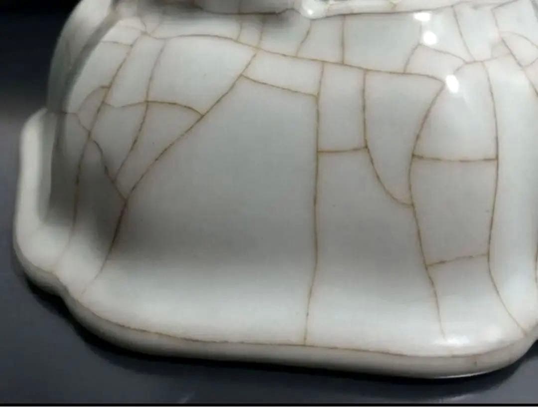 No.8宋時代 官窯 六角盤 「 官」在銘、骨董品 文宝庫C Y蔵品。