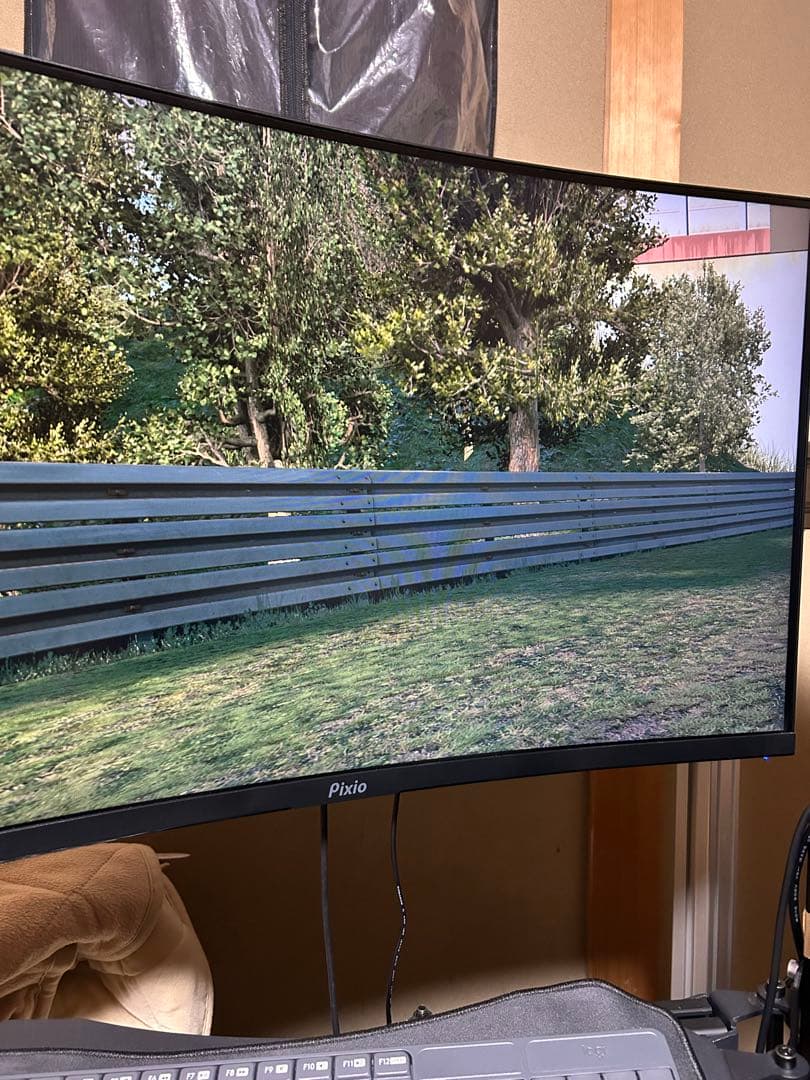 Pixio pxc325 32インチ　1ms　165Hz