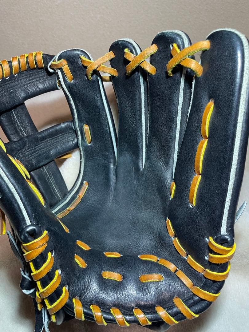 野球　硬式用　グローブ 黒とオレンジ