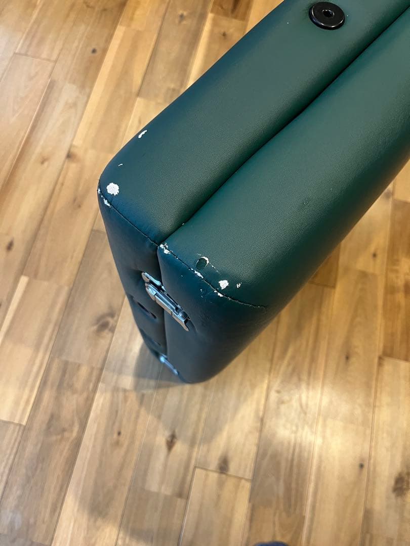 折りたたみ マッサージベッド 軽量13kg 高さ8段階 アルミ脚　整体　エステ