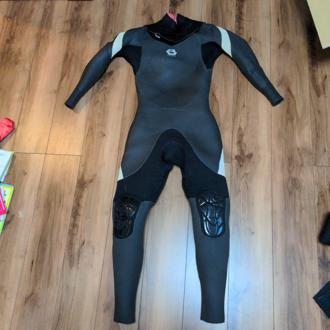 セミドライウエットスーツ　子供用にも　ビーウエットスーツ