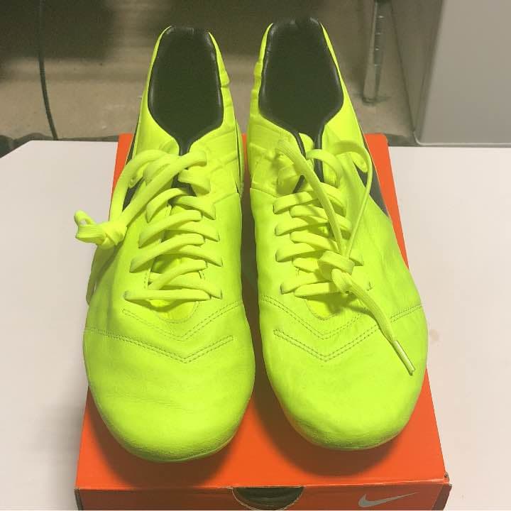 NIKEスパイク ティエンポ