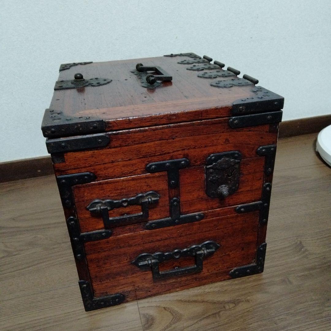 アンティーク手持箪笥 鍵付き、傷み無し