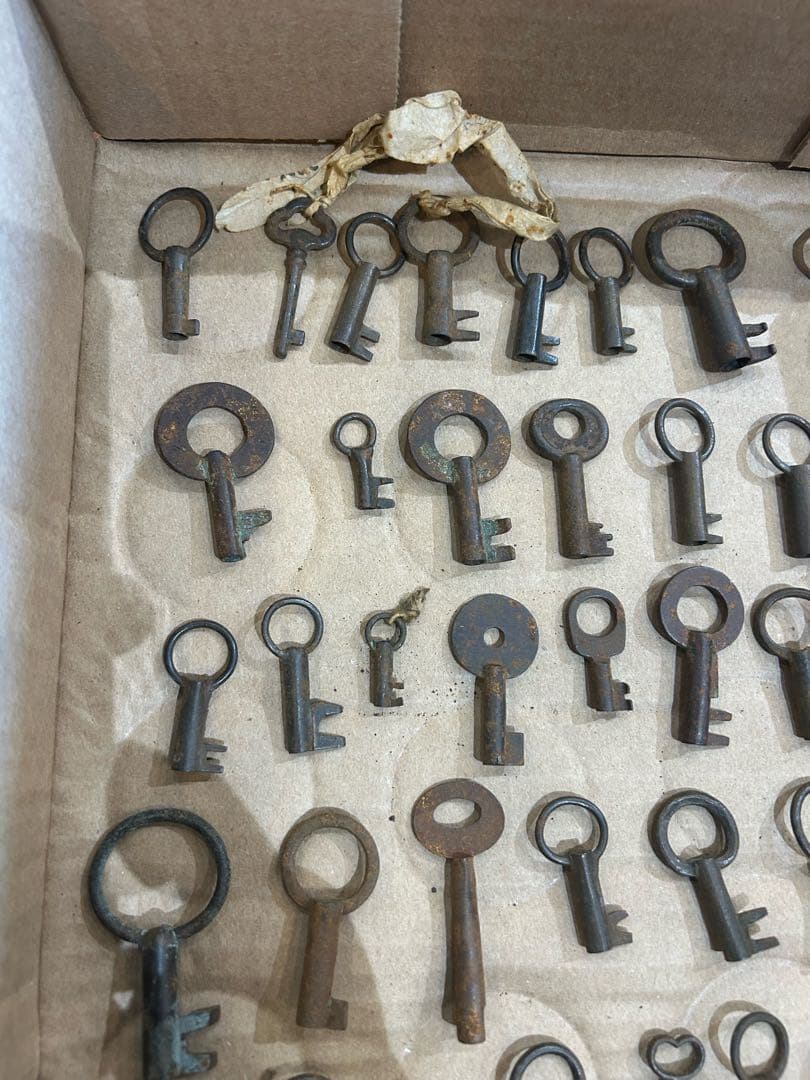 大量　67本　古い鍵アンティークキーコレクション多数　箪笥　江戸時代？