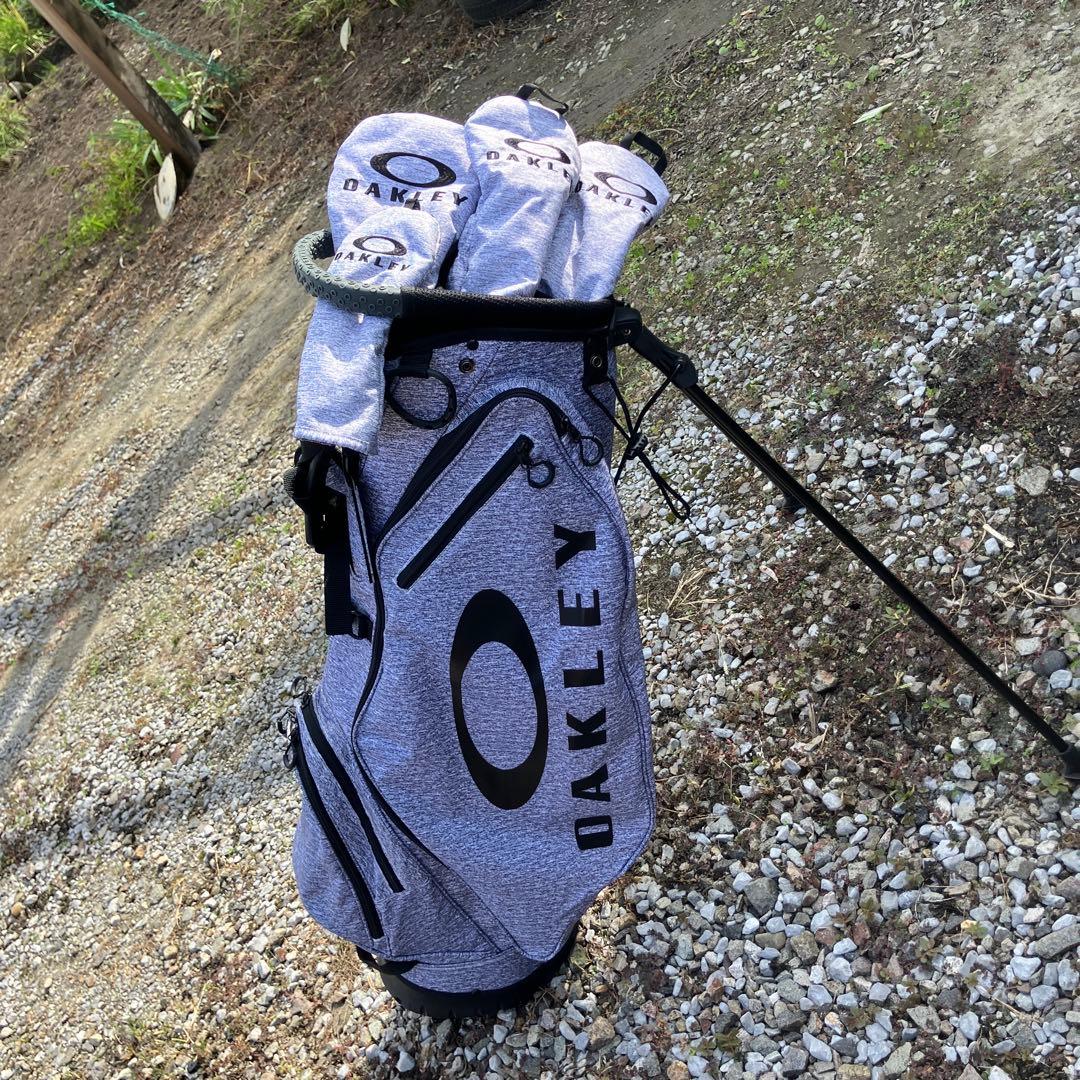 OAKLEY ９インチグレー キャディバッグ