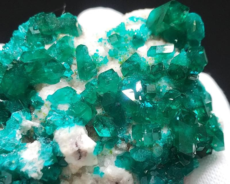 405 ダイオプテーズ ドロマイト 翠銅鉱 ツメブ鉱山産