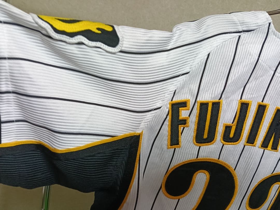 激レア！一球製 阪神タイガース 藤川球児 ユニフォーム ハローキティワッペン付き