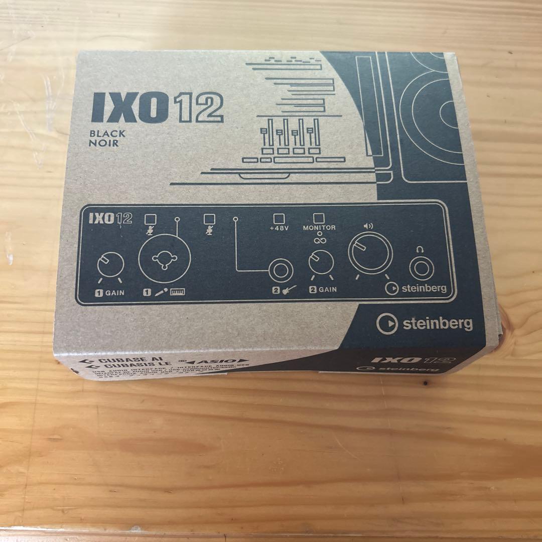 IXO12 W ホワイト　付属品完備　美品！即購入OK！送料無料！
