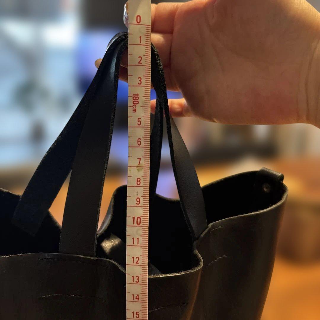 ribbonb 黒レザーバスケットのトートバッグ