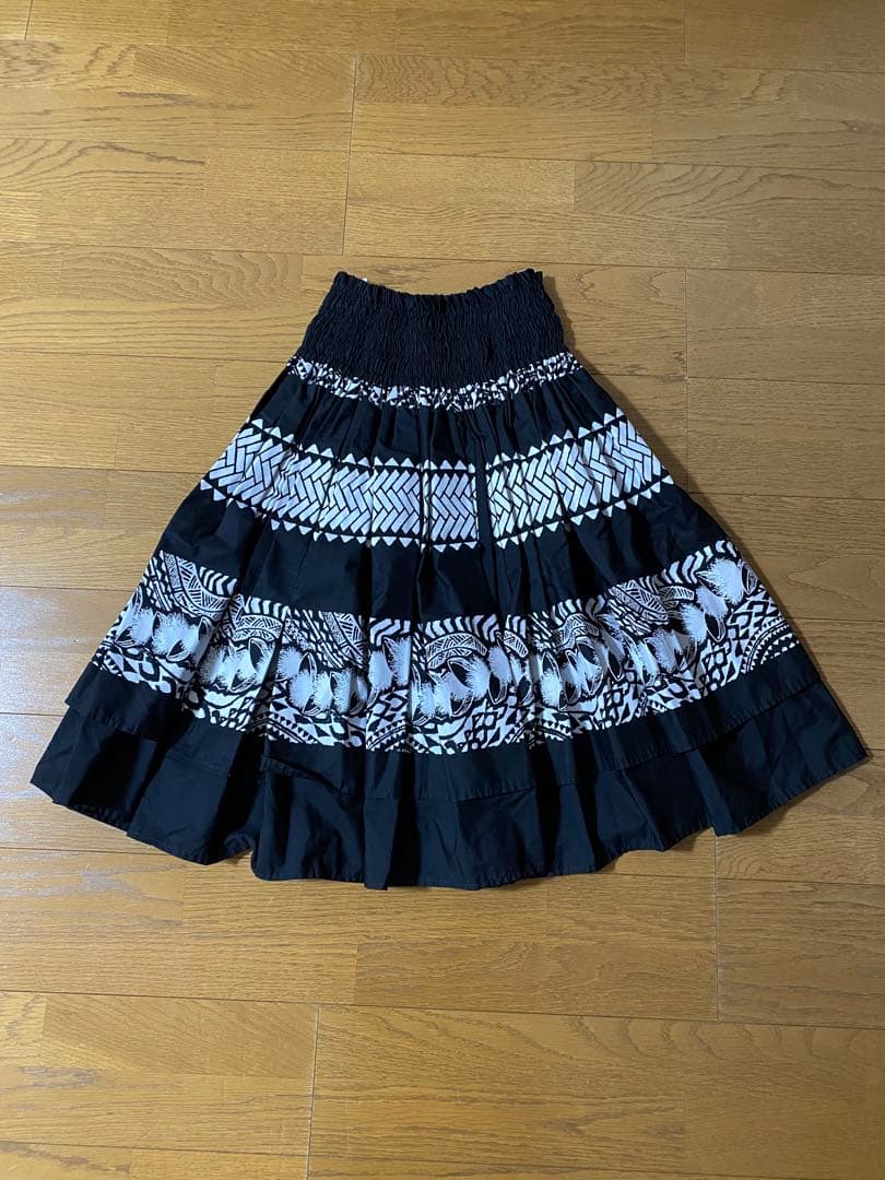 フラダンス用 黒と白のスカート