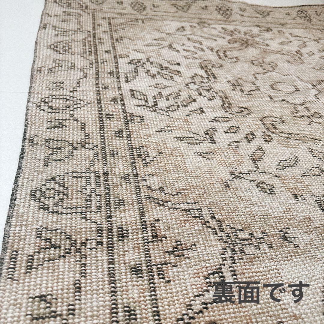 トルコ　ヴィンテージラグ　ベージュ　フローラル