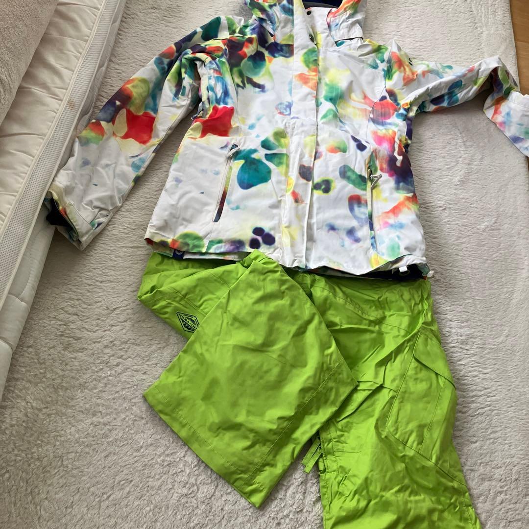 スノーボードウェアと小物　ロキシー　コロンビア