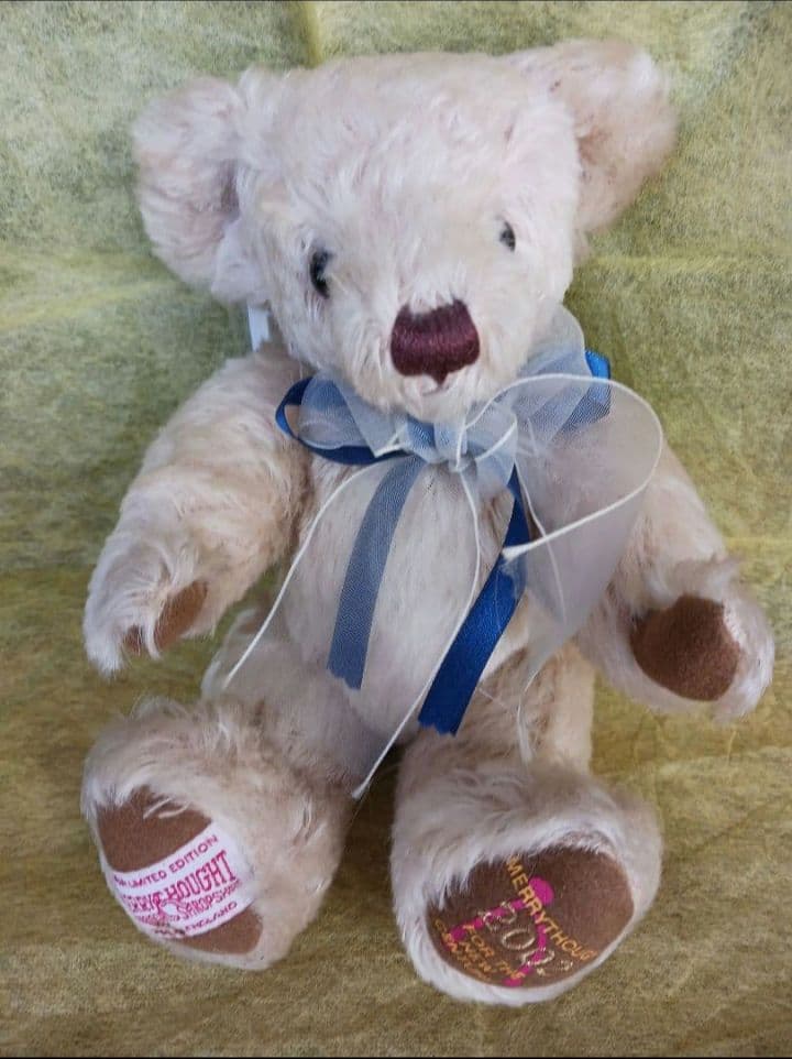 イギリスのメリーソート社の2002年テディベア