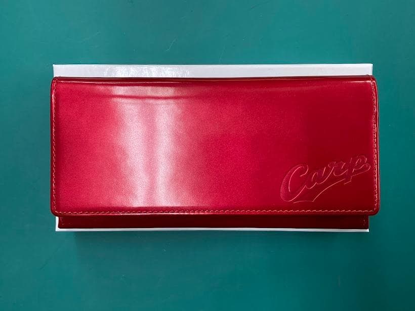 広島東洋カープ　グラブ革長財布（メタリック）未使用品