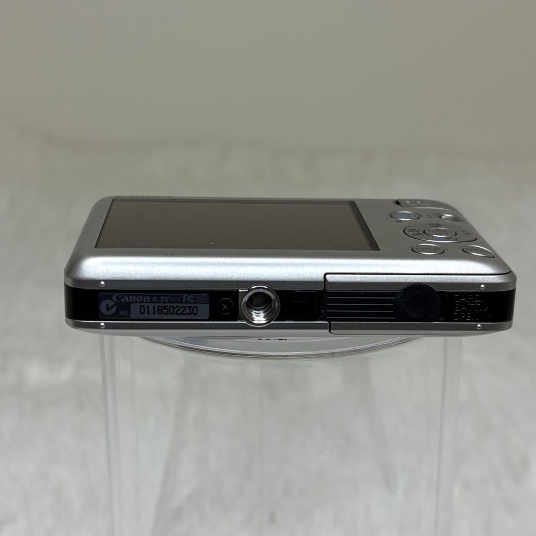 Canon カメラ　IXY 220IS PC1430 充電器 箱　コンデジ　可動