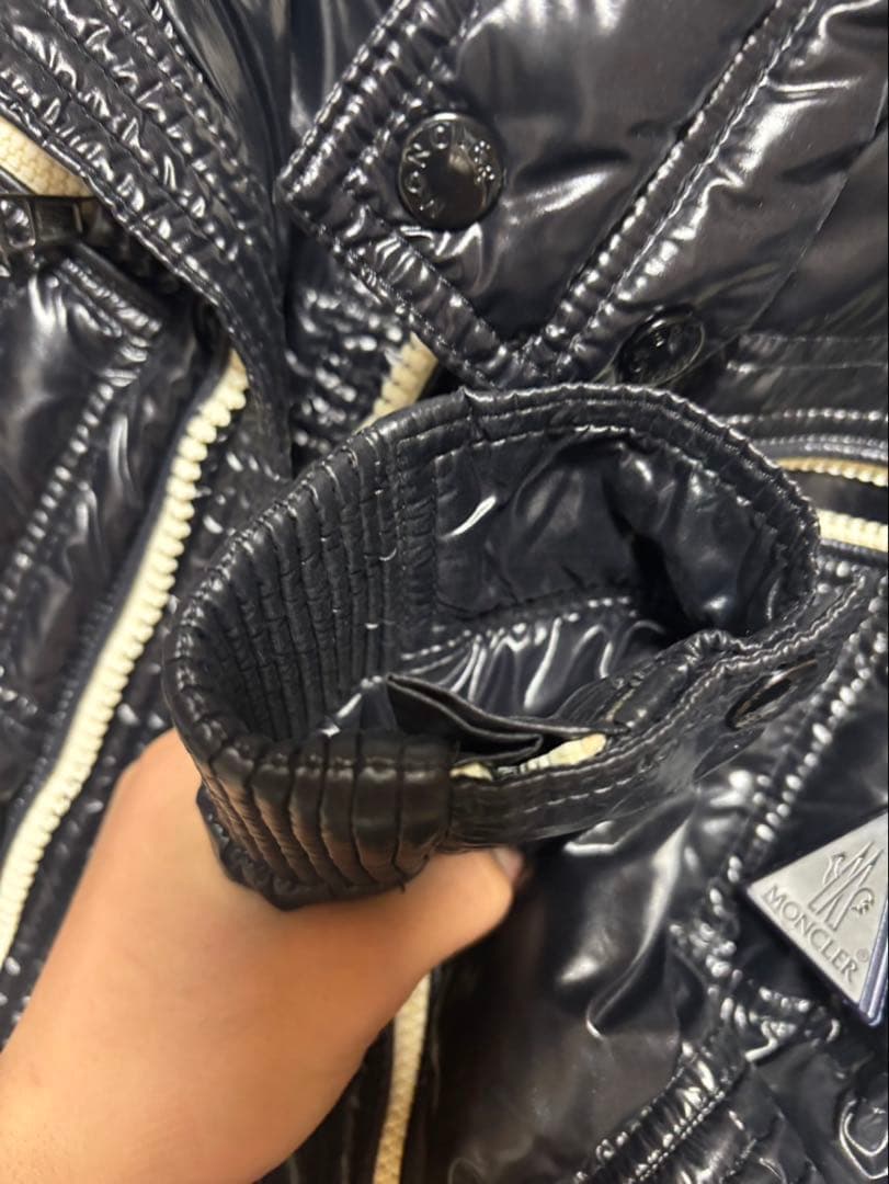 正規品MONCLER ブラック ダウンジャケット