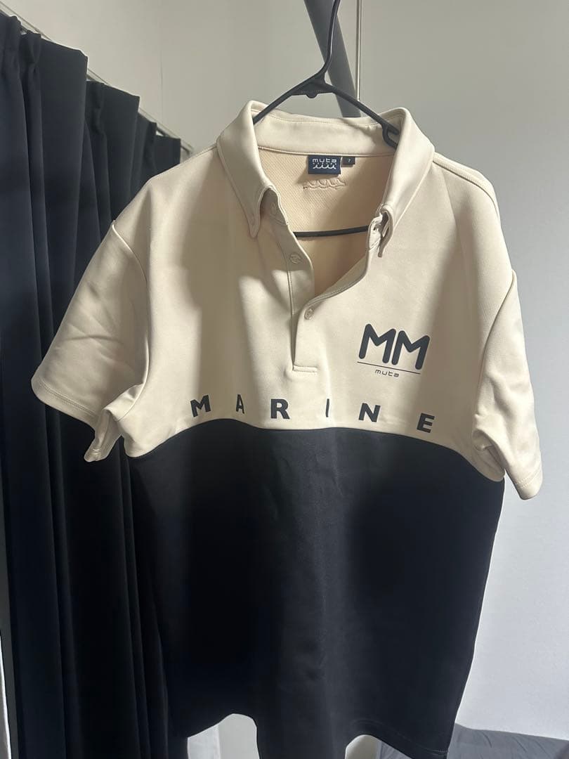 muta バイカラーポロシャツ　ベージュ／ブラック