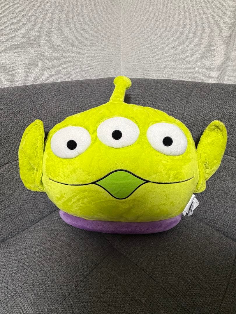 海外限定品　カリフォルニアディズニー　リトルグリーンメン　クッション