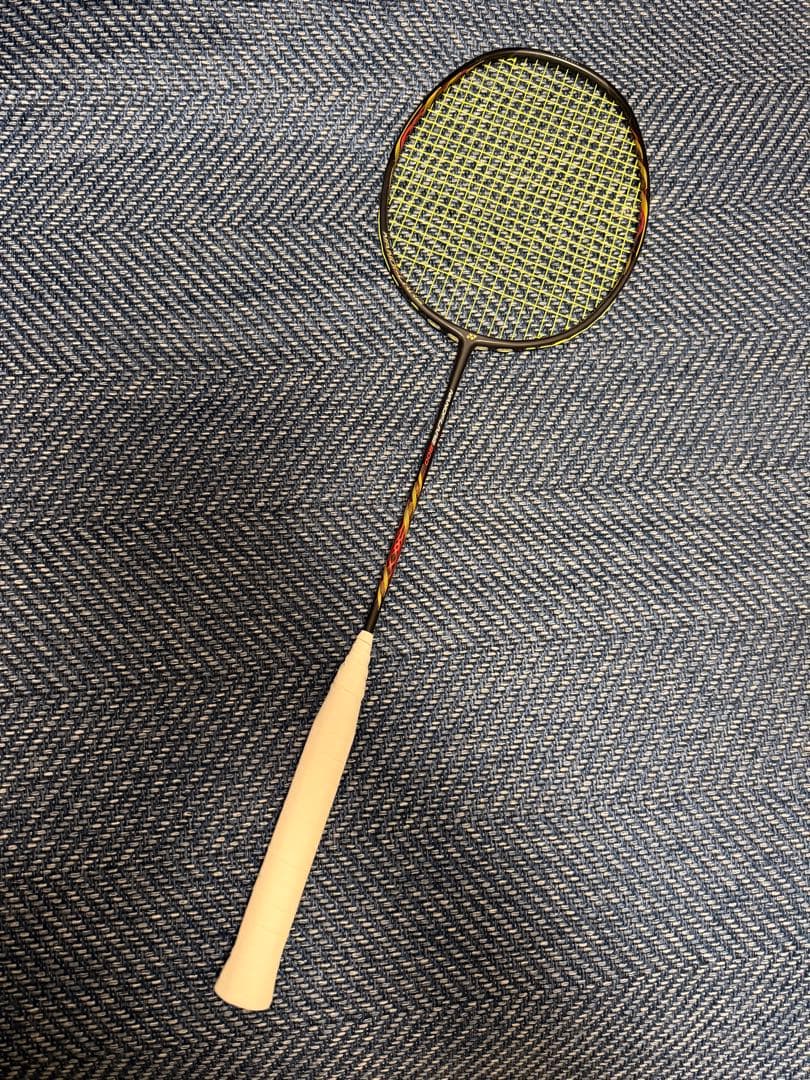 ヨネックスナノフレア800 yonex nanoflare800