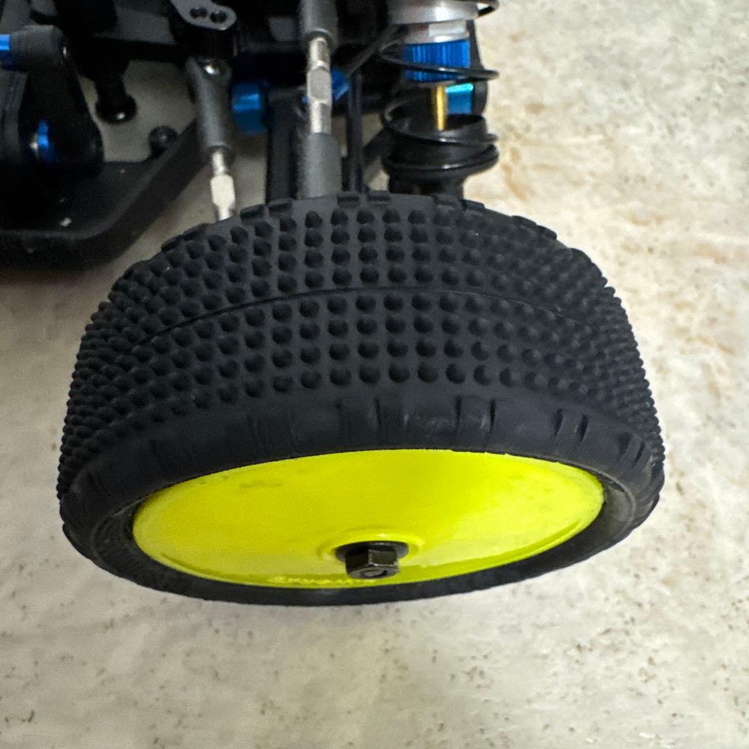 アソシエイテッド RC10 B74.2 CE (組立メカ搭載済み)