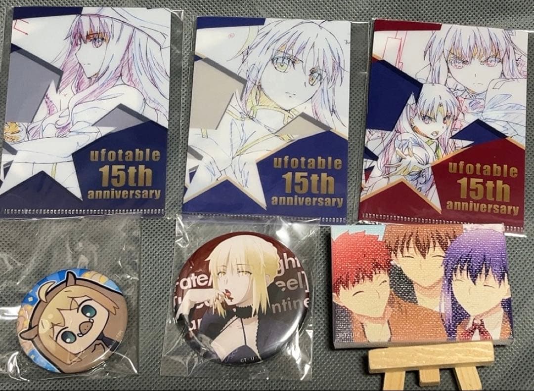 Fate セイバー　カレン　間桐桜　遠坂凛　バレンタイン　缶バッジ