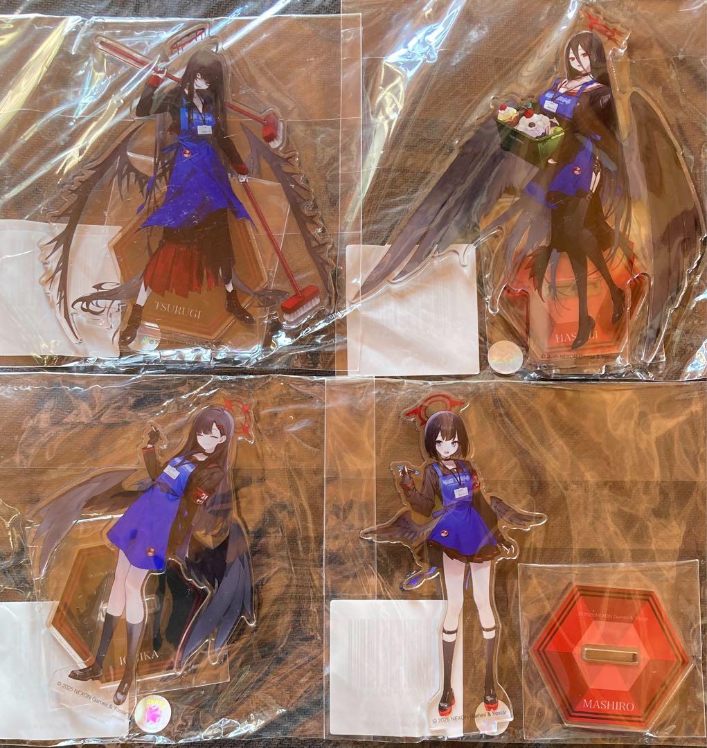 ブルアカ　アクリルスタンドセット　ビレッジヴァンガードコラボver