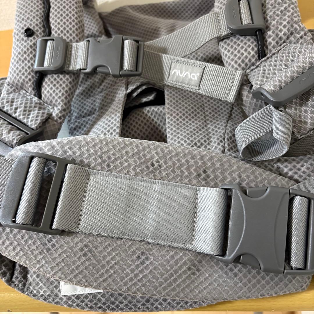 nuna ヌナ カドルクリック 抱っこ紐 グレー