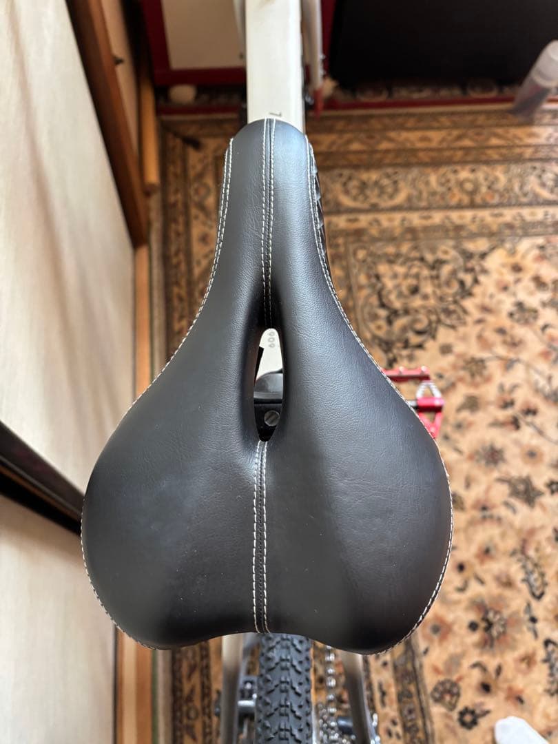 ネスト　ガベル　グラベルロードバイク　新古車同様