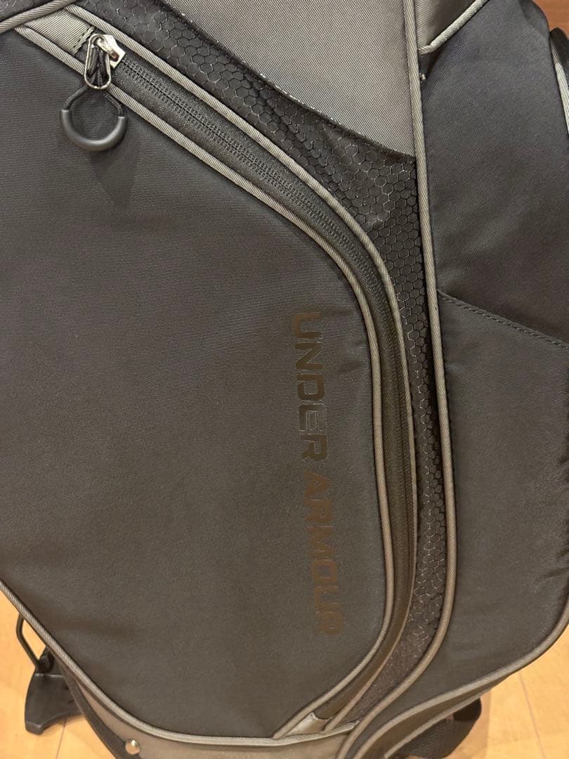 しまちゃん　アンダーアーマー　ゴルフバック