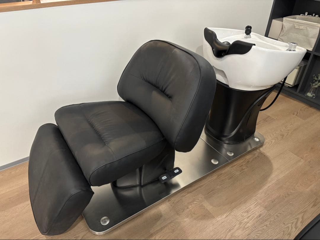 シャンプー台　椅子 リクライニング ブラック