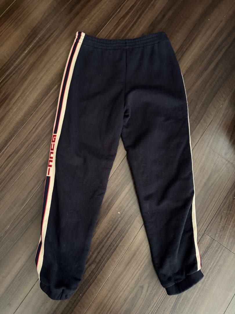 GUCCI グッチ　 サイドストライプロゴスウェットパンツ　値下げ