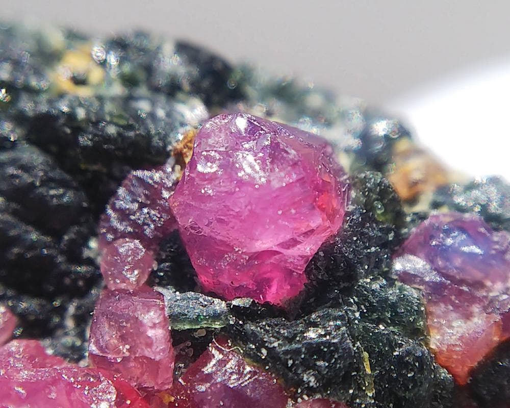 383 ルビー / ピンクサファイア ウィンザー産