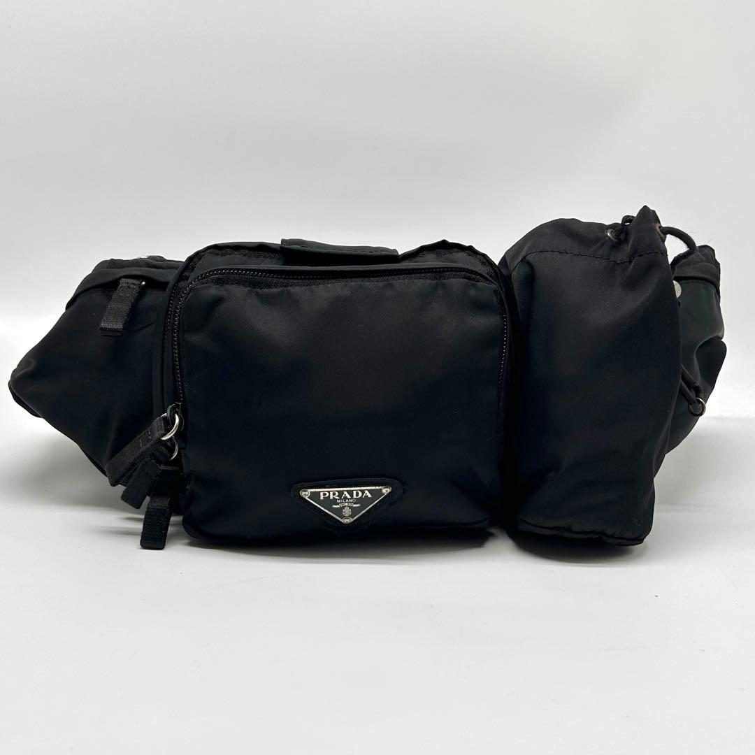 良品✨プラダ　ナイロン　ウエストポーチ　三角プレート　アクセサリー　2VL056