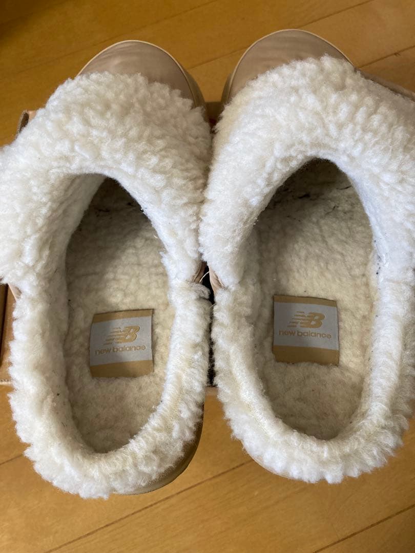 New Balance ボアサンダル 韓国