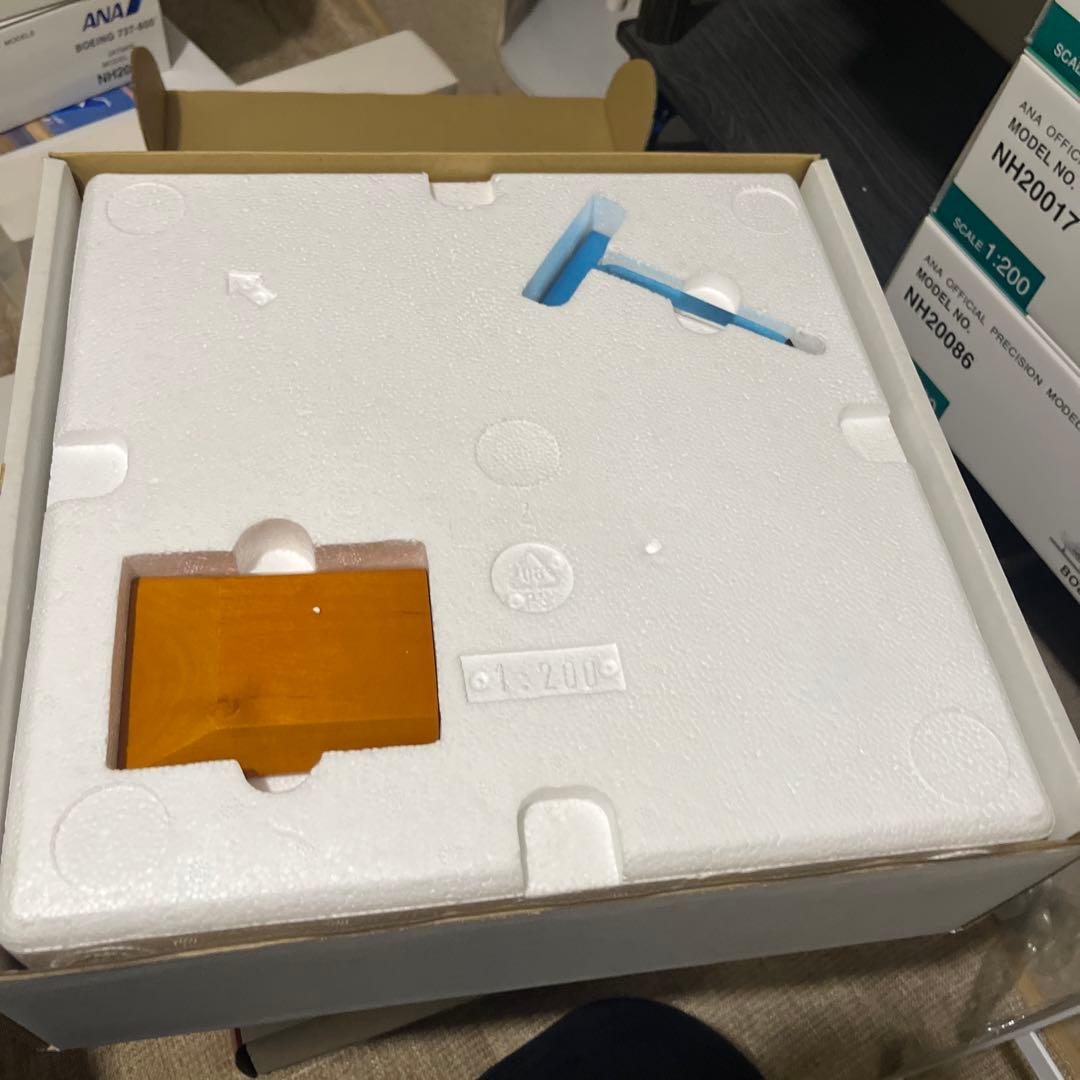 ANA ボーイング777-300 1/200 飛行機模型