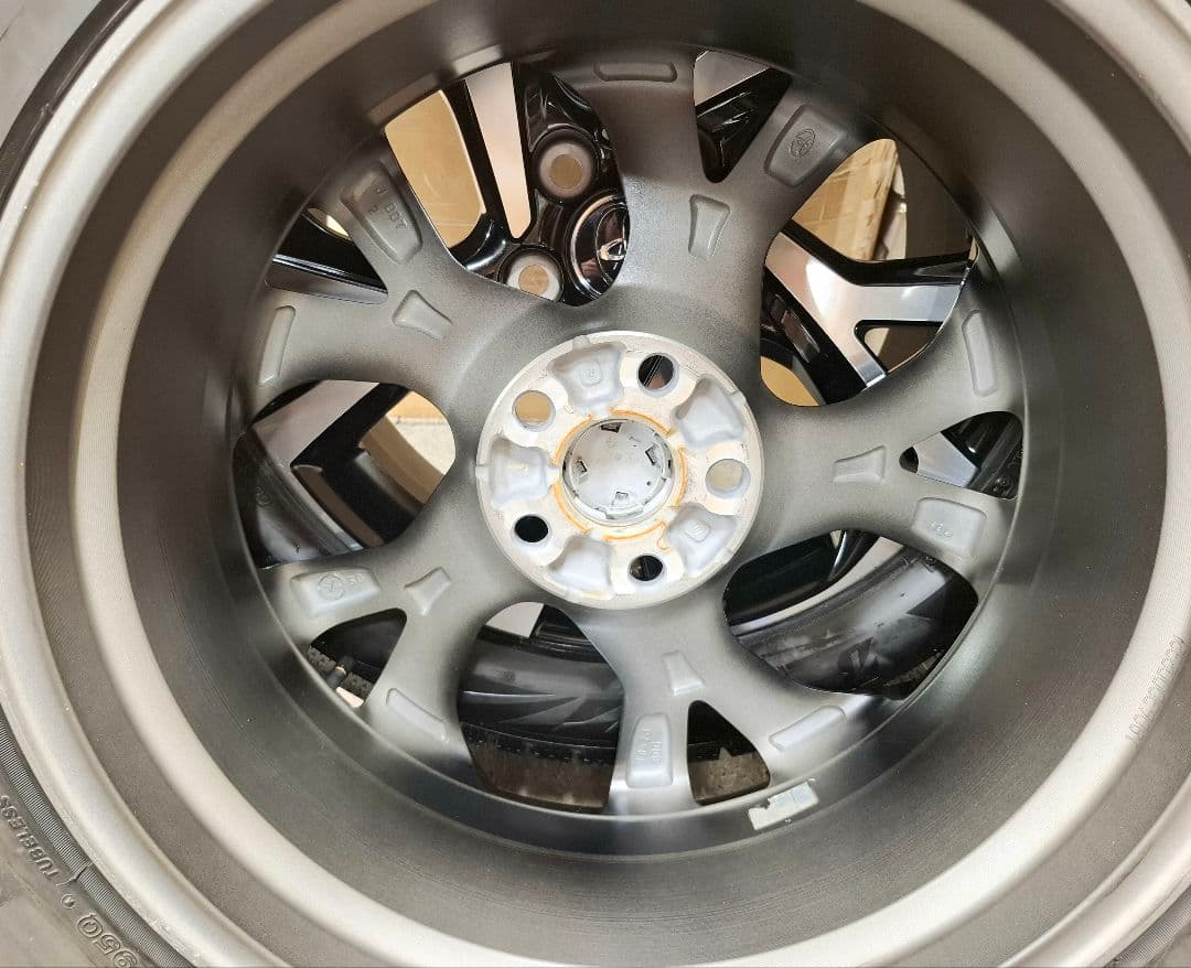 【ほぼ新品】トヨタ CH-R 純正 ホイールタイヤ ブリヂストン スタッドレス