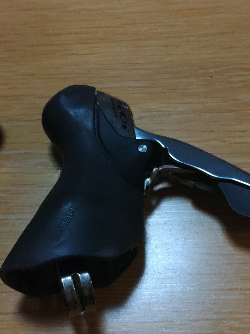 Shimano 105 シフター ブラック/シルバー　ST-5700