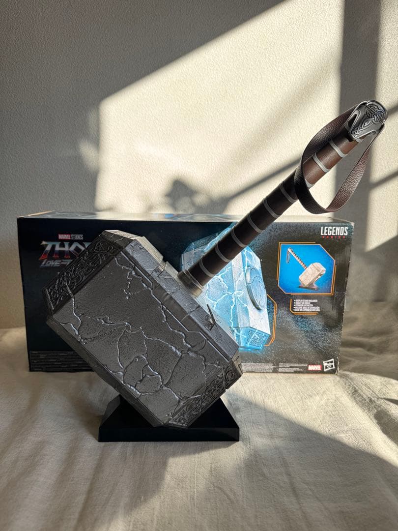 MARVEL ムジョルニア レプリカ スタンド付き